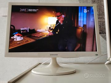 Samsung Monitor TV 24 pollici HD bianco