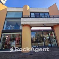 IMMOBILE AD USO COMMERCIALE