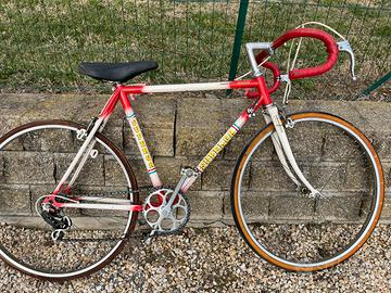 Bicicletta da corsa d’epoca Superga