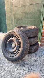 Cerchi auto 14" in ferro, 4 fori con pneumatici
