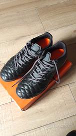 scarpe sportive da calcetto