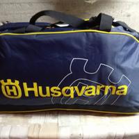 Borsone Husqvarna, abbigliamento moto.