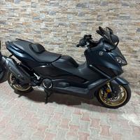 YAMAHA TMAX 560 TECH MAX PARI AL NUOVO “ SOLO 600