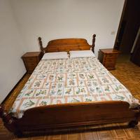 Camera da letto matrimoniale in legno massello