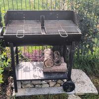 Barbecue in ferro nero