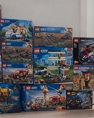 Set mattoncini Lego usati con scatola bambino/a