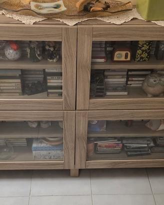 Libreria con ante in vetro effetto rovere chiaro