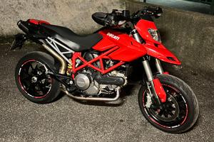Hypermotard 796
