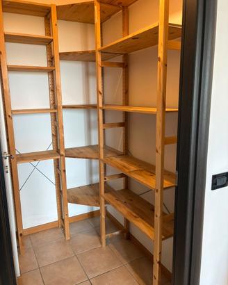 Scaffali in legno IKEA