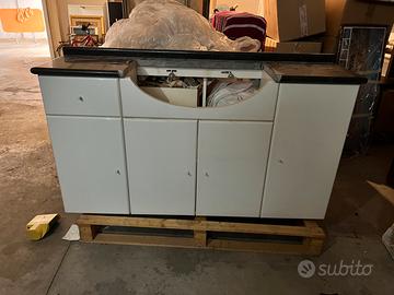 Mobile bagno con lavabo
