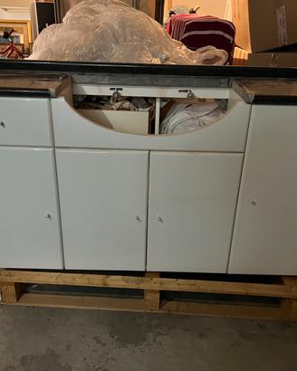 Mobile bagno con lavabo