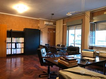 5Vani A10 ufficio Zona via Damone