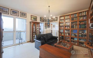 Luminoso quadrilocale con Terrazza, Box e Cantina