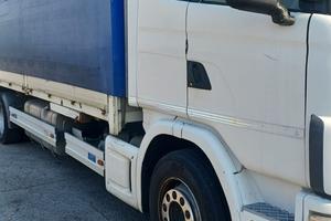 Scania 3 assi 124L