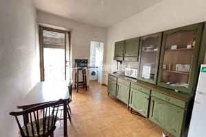 Via Oslavia: 2 LOCALI - LUMINOSO