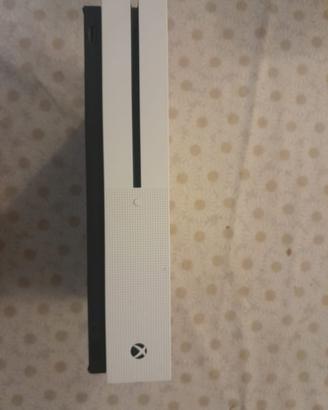 Xbox One S + Controller  + Rise of the Tomb Rider