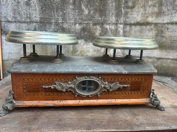 Bilancia antica a due piatti in legno fine ‘800