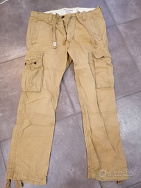 Pantaloni Abercrombie & Fitch