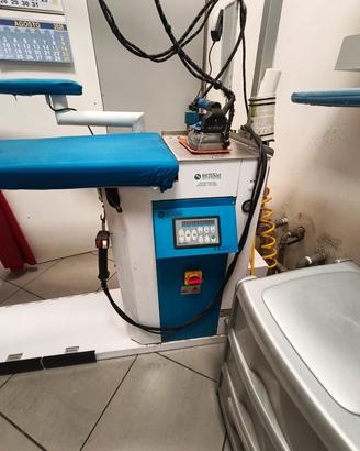 Tavolo da stiro professionale 3 pedali