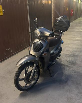 Smembro / Ricambi Kymco People 50 2T TUTTI!!