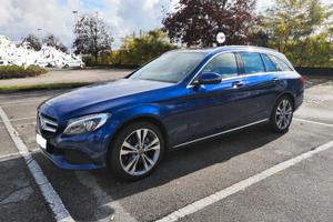MB  C 220 W  4Matic