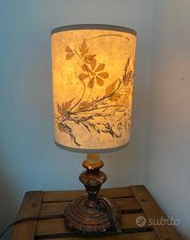 Lampada con  base in legno Vintage