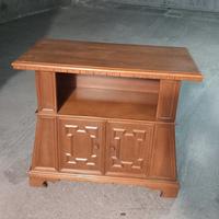 Mobiletto in legno. 