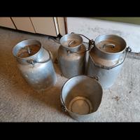 Vecchi contenitori alluminio vintage