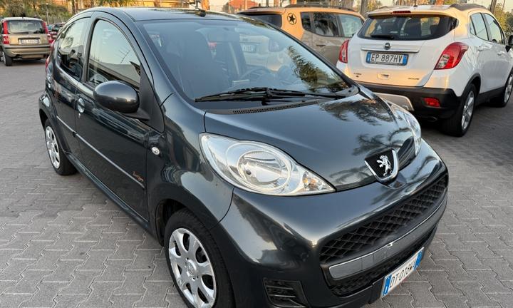 Peugeot 107 1.0 68CV 5p. Sweet Years - 2010