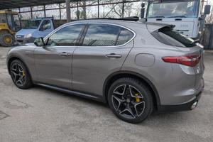 STELVIO IPERFULL - ALLESTMENTO TI - Q4 210 CV