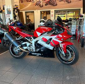 Yamaha R1 a carburatori