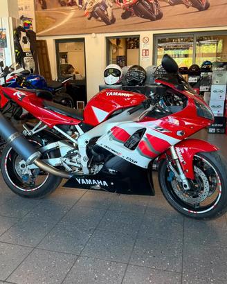 Yamaha R1 a carburatori