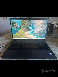 Notebook HP 15s i7 16GB SSD 1TB – Come nuovo