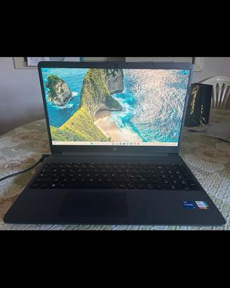 Notebook HP 15s i7 16GB SSD 1TB – Come nuovo