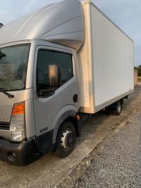 Camion Nissan cabstar