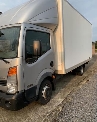 Camion Nissan cabstar