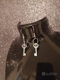 Orecchini pendenti chiave argento