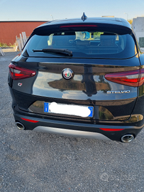 Stelvio nero vulcano full optional