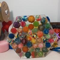 Opera in resina epossidica e palline rimbalzine!