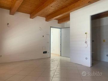 Appartamento di 86 m² con 4 locali e box auto a Ma