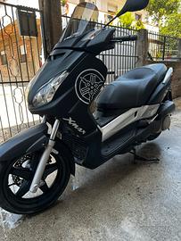 Yamaha XMax 250