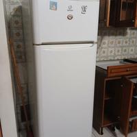 Frigo con Congelatore Indesit
