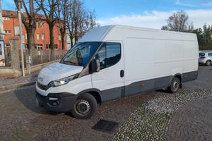 Iveco Daily 2.3 160cv Extralungo tetto alto 