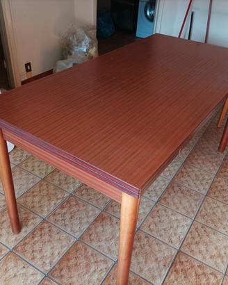 Tavolo in legno