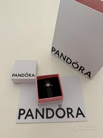 Anello Pandora Argento 925 con pietra a cuore