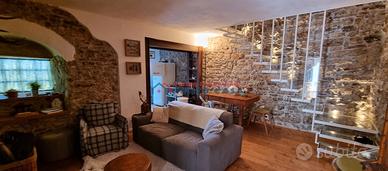 Erice vetta – Zona Madrice–Indipendente su 2 liv.