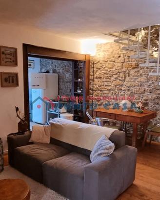 Erice vetta – Zona Madrice–Indipendente su 2 liv.
