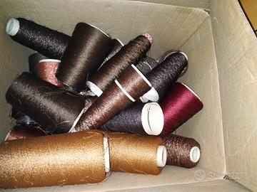 Filato con lurex in vari colori - prezzo all' etto