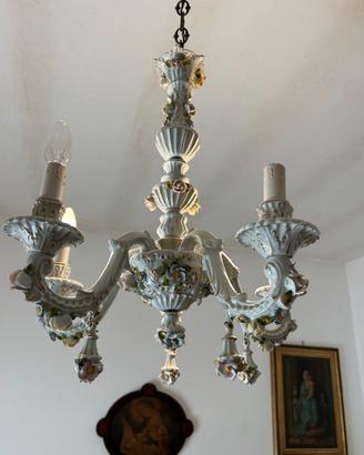 Lampadario in porcellana