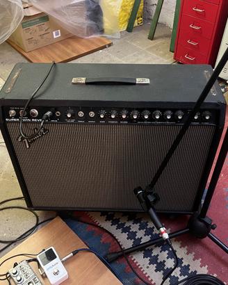 Fender super twin reverb